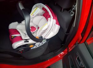 Chicco KeyFit 30 car seat inside the car red