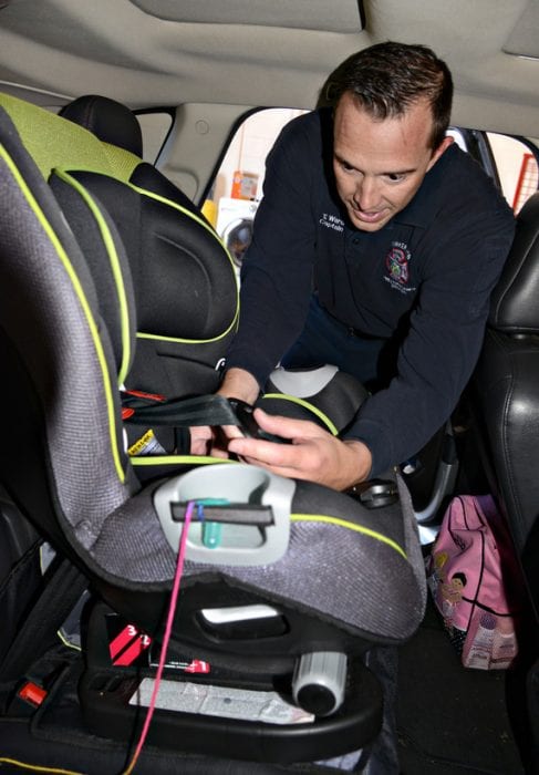 Watch as a man installs the Clek Foonf car seat in his vehicle. The Clek Foonf offers a hassle-free installation process, ensuring that parents can quickly and securely set up their child's car seat without any frustration with Clek Foonf. Trust in Clek Foonf for easy installation and unmatched safety for your little one on every journey. Try Clek Foonf now.