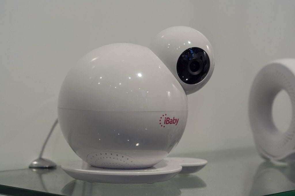 iBaby Baby Monitor: The best monitor with advanced features, ensuring clear and reliable watching of your baby. The image shows the sleek and modern iBaby baby monitor device.