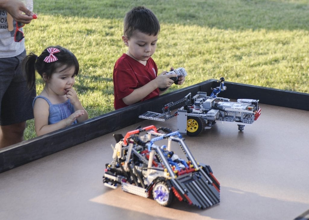 children playing racing