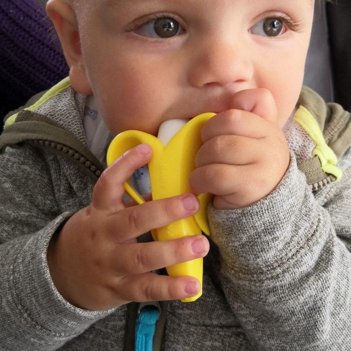 Best baby toothbrush - Using a good toothbrush for the baby can help your baby during their teething stage. A colorful toothbrush is one best way to attract kids to use them. 