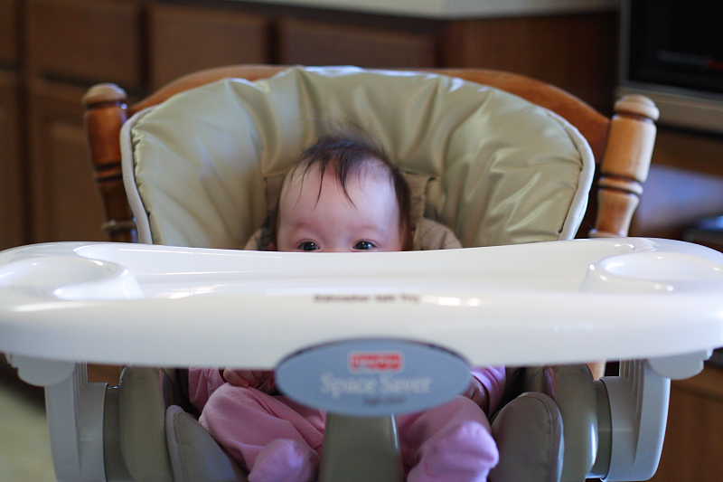 choose a baby booster seat that will be easy to carry around wherever you need to go