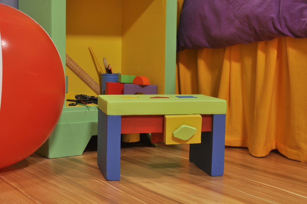 Here, we’ll talk about the best children tools bench that your child will definitely use, and why this is the best out there, including both the good and not-so-great things about these play toys.