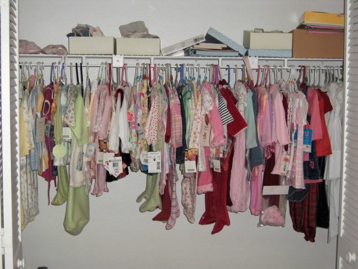 Baby clothes are organized using these clothes rods for babies