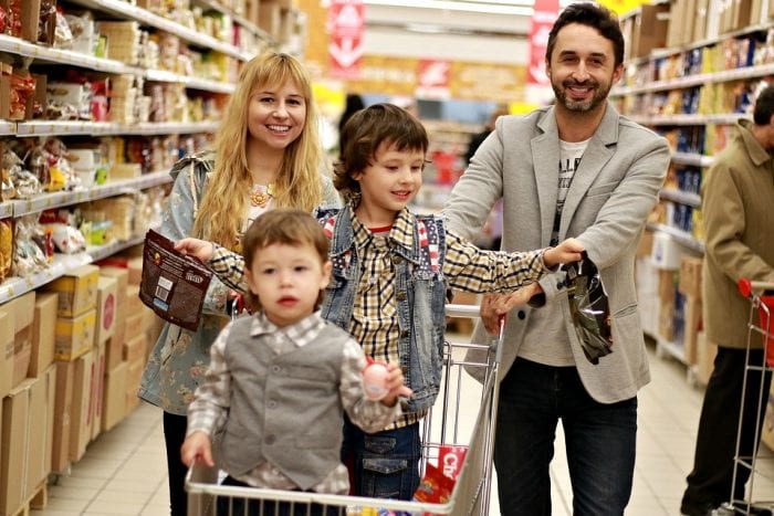 family shopping with kids