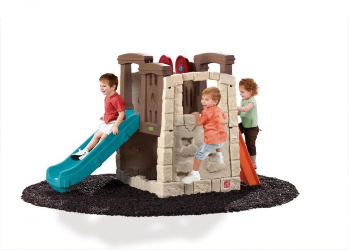a play equipment designed to promote physical activity, balance, and the development of motor skills in children, utilizing structures and surfaces to provide a safe and enjoyable experience.