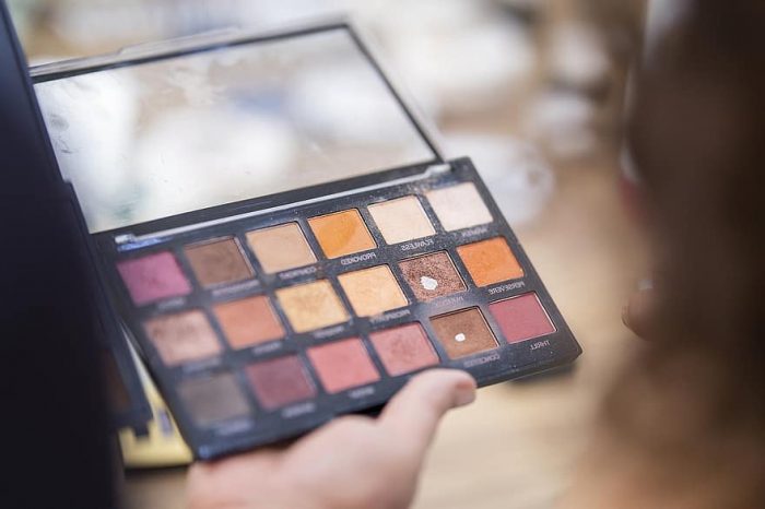 It is a set of make that can make girls more beuatiful. It is normal that most young girls would want this one as their Christmas or birthday present. Make up is a nice present to all girls. They think that they want to be a grown up woman wearing make ups.