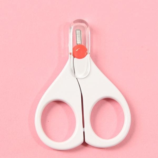 The best scissors teach children how to coordinate their hands.