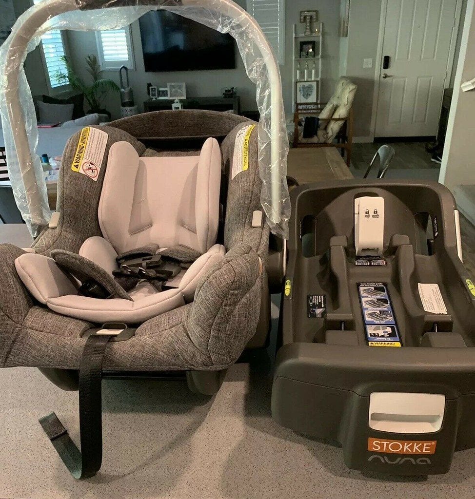 Nuna Pipa car seat and its matching base