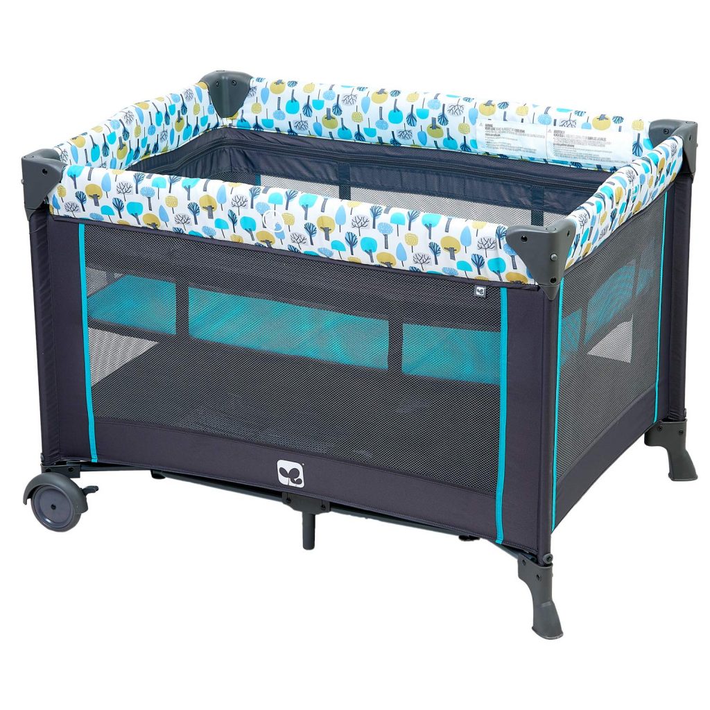 It is easy to fold and store with its one hand locking mechanism. It comes with a comfortable mattress and changing station plus, hanging plush toys to entertain your baby