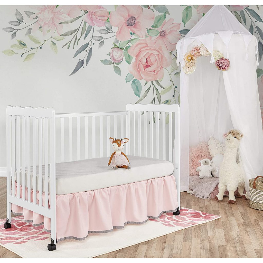 The Carson classic looks like your traditional crib but more. It is multifunctional and it has a stationary rail design.