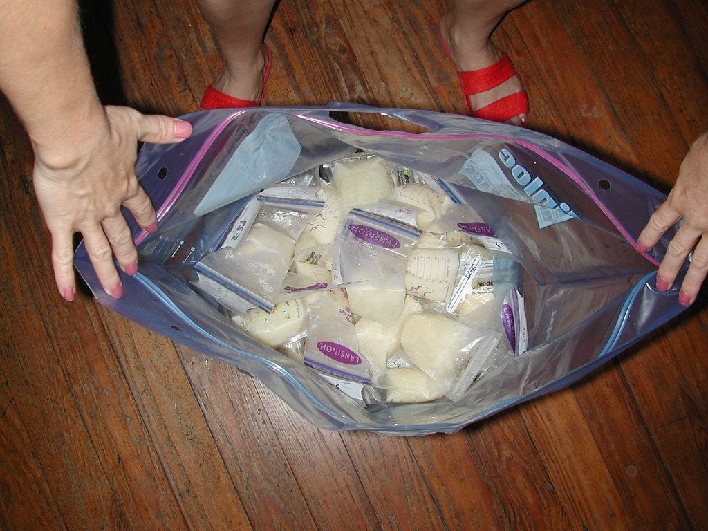 Breastfeeding moms store milk in best storage bags for breastmilk