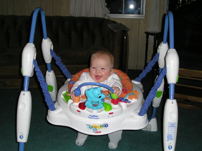 baby swing / jumper