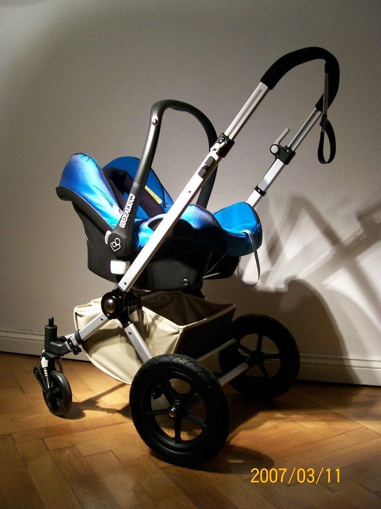 Maxi Cosi - Having a travel set is so convenient. You get the stroller, the car seat, and more, all in one package. 