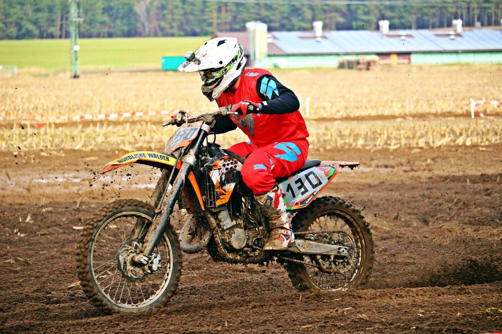 Reviews on Razor MX Dirt Bike for kids. Which Razor dirt bike is the safest for your kid.