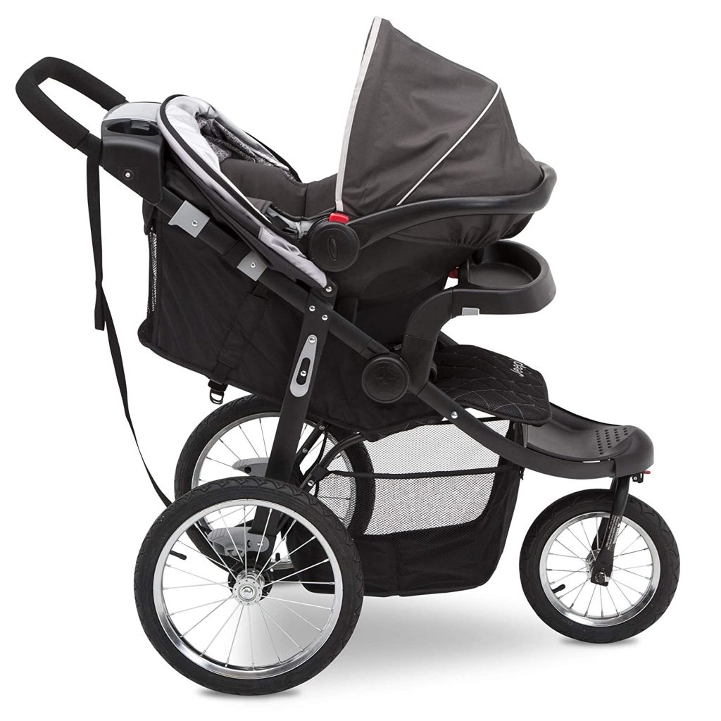 The Deluxe Patriot is compatible with most car seats if you need to convert it to a travel system. If you are an on-the-go parent, this is one of the best to strollers to consider for big kids.