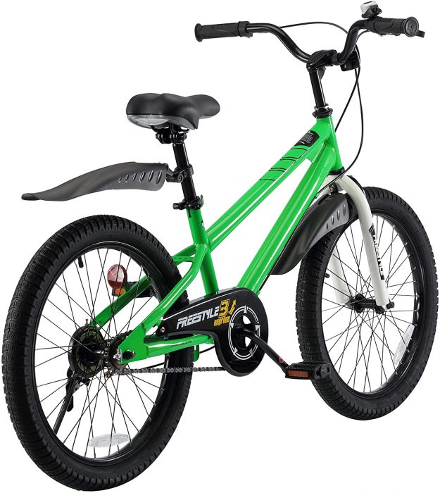 RoyalBaby 20 inch Freestyle Bicycle has a chain guard to keep little hands safe