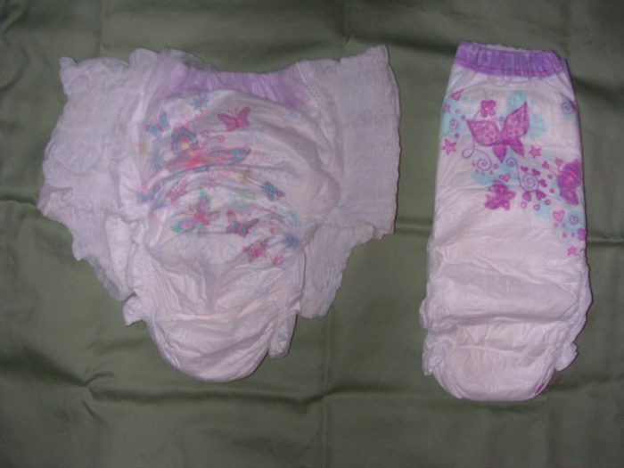Absorbent diaper for nighttime use like underjam is recommended to help baby sleep without disturbance. Check out Underjams by Pampers and its features here.