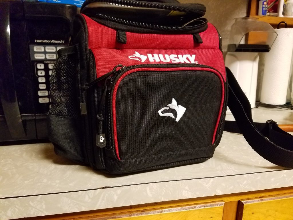 A high quality lunchbox like Husky is a good choice for construction workers. Check the features of this lunch bag here.
