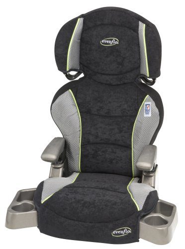 This evenflo titan is a good car seat trusted by many parents and even babies like them, too.
