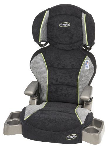 This Evenflo car seat is trusted by many parents and even babies like them, too. 