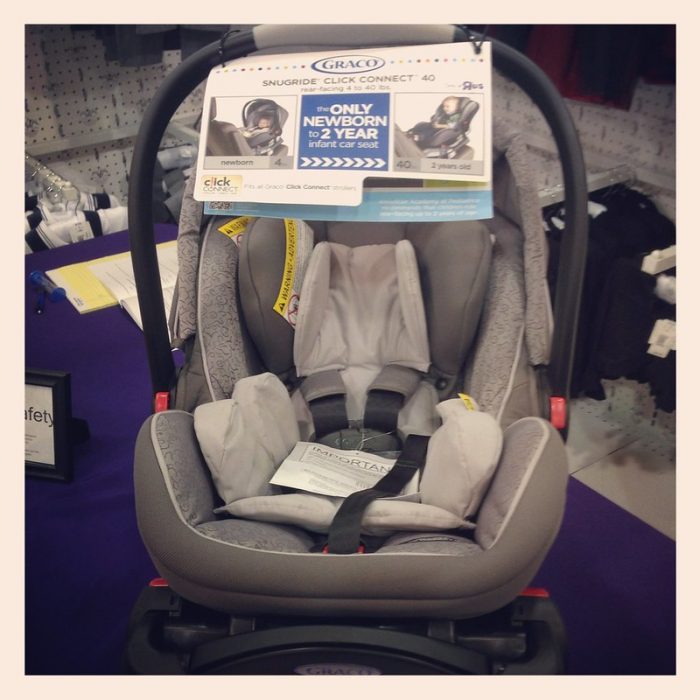 Graco SnugRide car seat provides extended protection from the head down to the hips, keeping your baby safe.