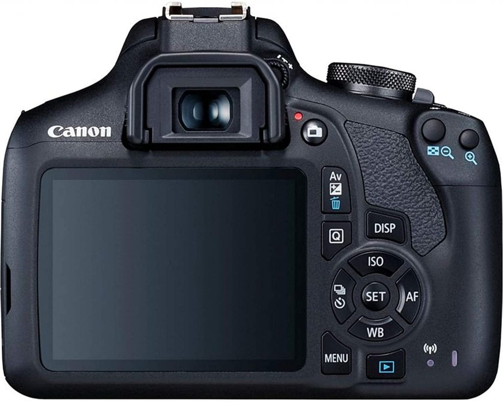 This best Canon DSLR model for a beginner has an LCD to view images on and auto mode which sets the best beginner dslr to the optimal levels for the best pictures.