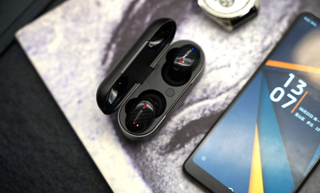 wireless earphones for your phone and convenience