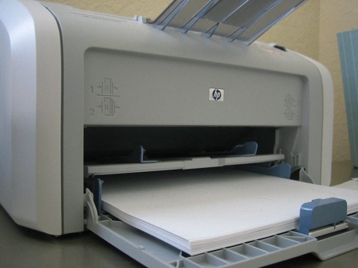 HP paper trays can hold plenty of paper at once without jamming.