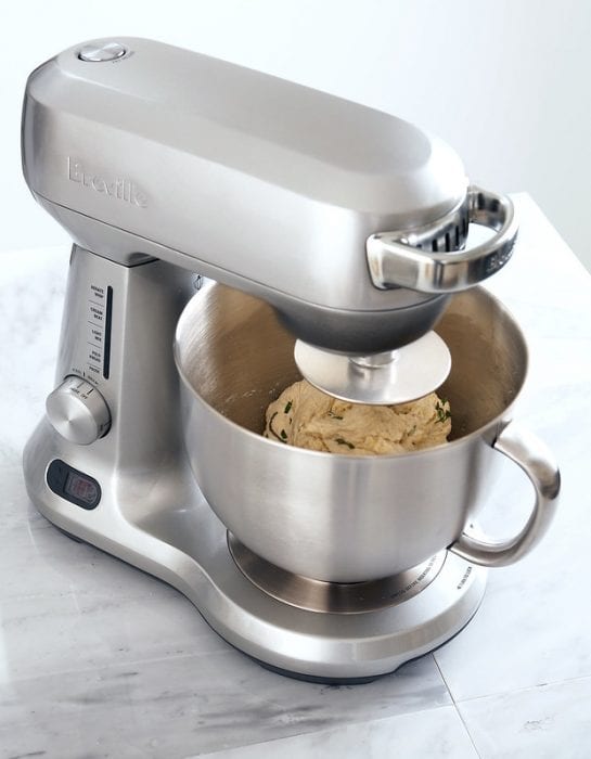 Breville is one of the top brands of stand mixer on the market. This stand mixer is one of the nicest.