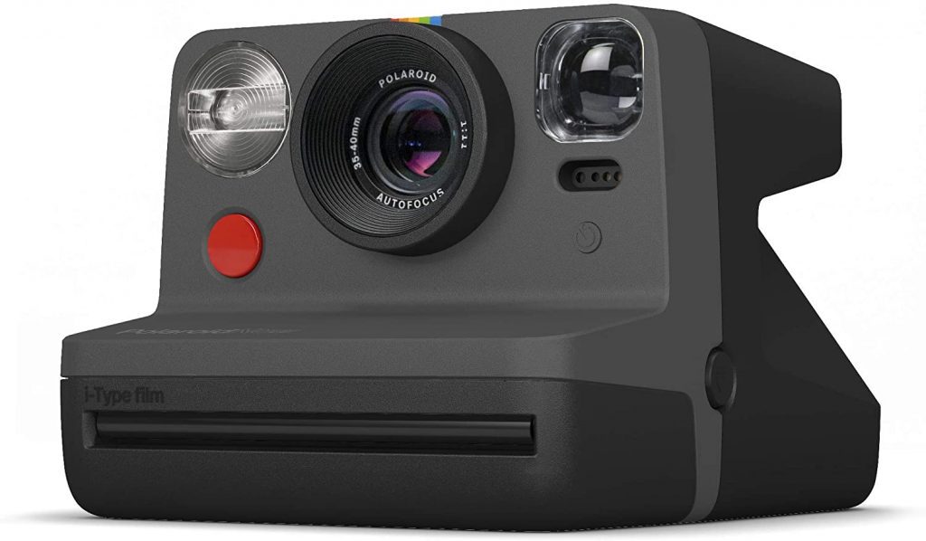 BestOriginals Now I-Type polaroid It’s basic in its design. It comes in 11 different color options. It does everything for you. Autofocus helps to cut down on blurriness