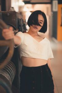 Summery vacations clothing outfit - thinking of what to wear when you go on a trip with your family? Hope this article helps. A crop top is an essential item for any teen's wardrobe. They are ideal for warm weather and may be dressed up or down according to the occasion. 