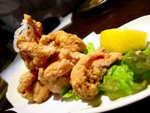 A guide on how to prepare delicious and healthy air fryer chicken thighs.