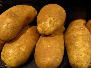 Choose evenly sized taters. For added taste, we like to sprinkle the air-fried potatoes with salt. It is good for baked potatoes in air fryer. The freshly ground black pepper will add taste to your potatoes.