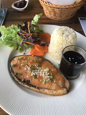 Teriyaki salmon recipes in an air fryer, food plating teriyaki style salmon is easy to prepare.