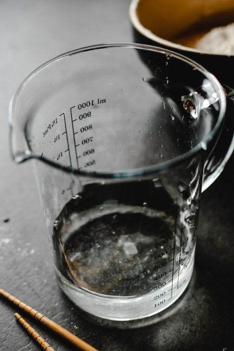 Glass measuring cup