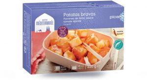 A detailed guide for preparing patatas bravas at home.