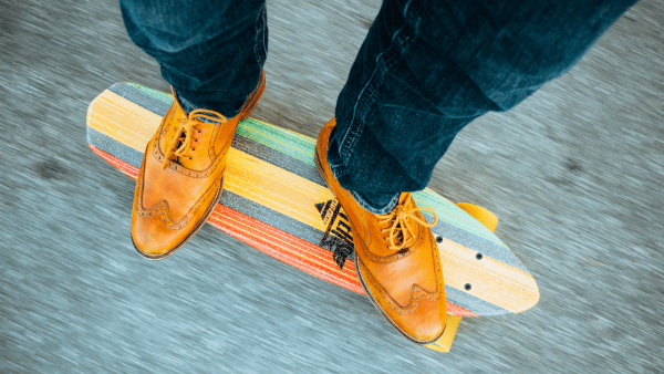 cruiser board guide - cruiser skateboard for men who goes to work everyday