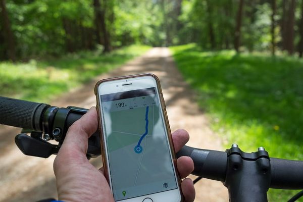 A map on a scooter rider's phone