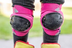 Skateboard knee gears provide essential protection