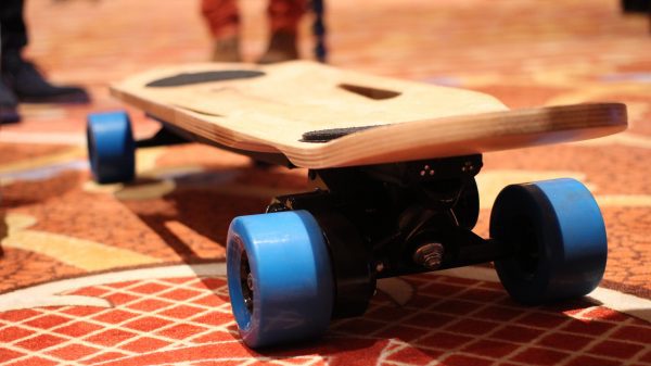 There are a lot things to consider when choosing electric skateboard for adults.