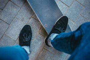 Maintaining skateboard 