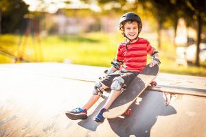  high-quality knee pads & helmet.