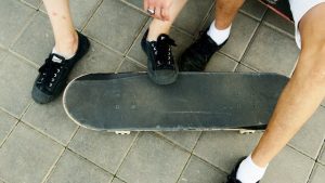 black skater board